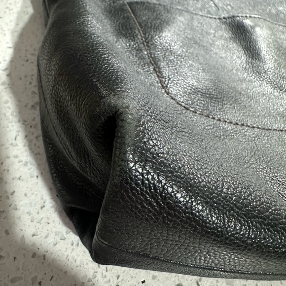 Fossil black leather hobo style shoulder bag zipper closure - Picture 6 of 6